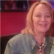 Profesora titulada Nivel C1 con experiencia en niños, adolescentes, jóvenes y adultos imparte clases creativas online y presencial